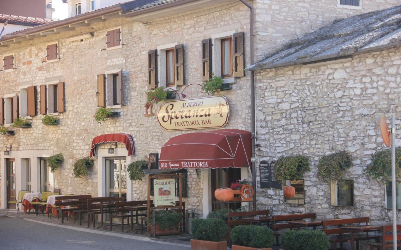 Albergo Speranza Spiazzi Di Monte Baldo Spiazzi Di Caprino 外观 照片